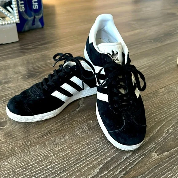 adidas gazelle silver green womens Adidas Gazelle Size US 2 Shoes  MiniMe Preloved